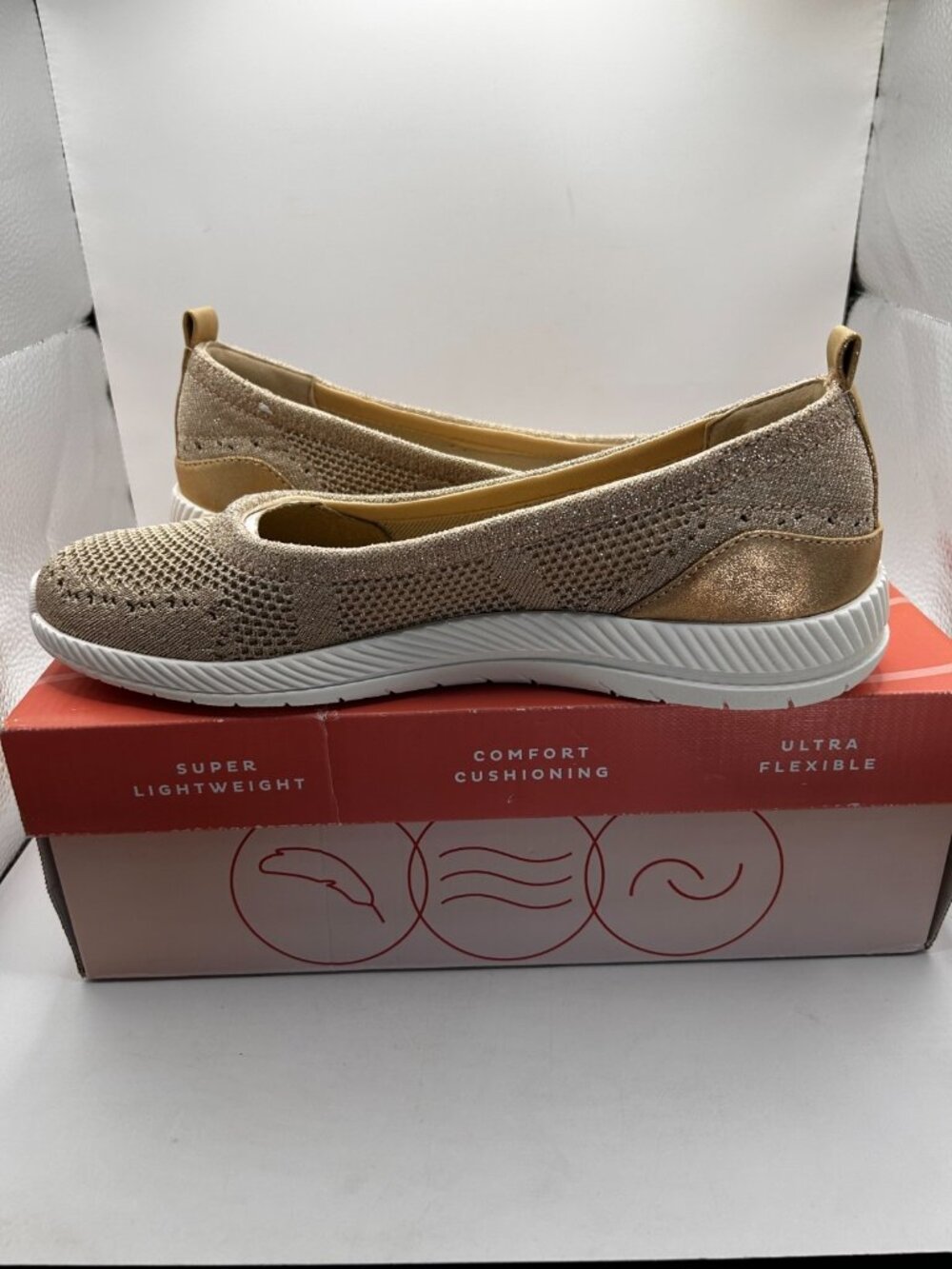 Easy Spirit Glitz Walking Shoes Women's Size 9 Gold Knit Slip On Sneakers NEW